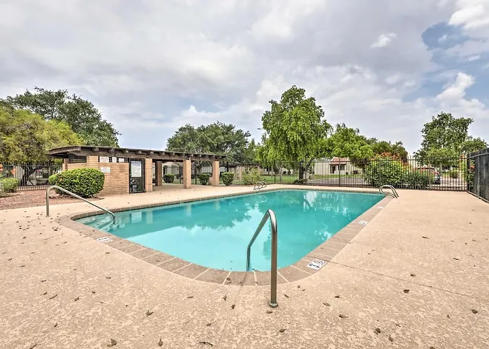 1 Mi To Dtwn Chandler: Townhome W/ Community Pool