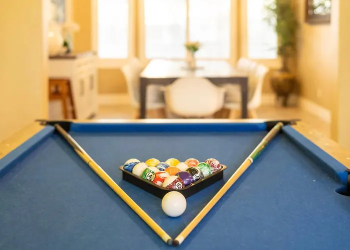 Heated Pool & Putting Green: Chandler Home!